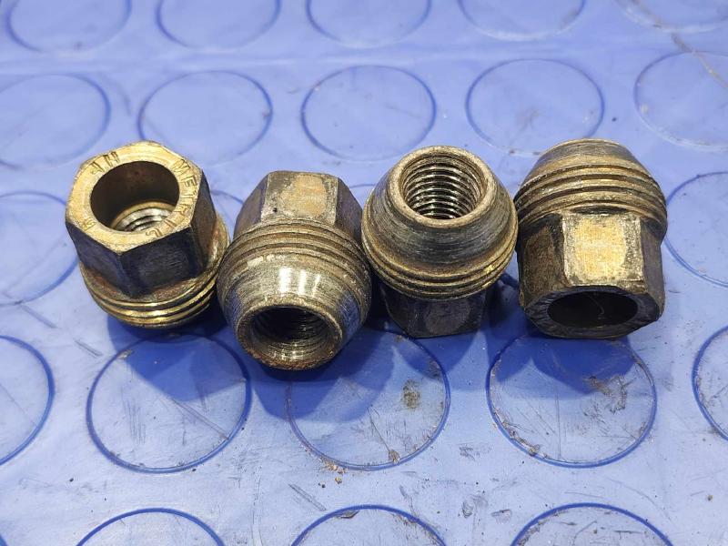 1985 Chevrolet Corvette Lug Nuts