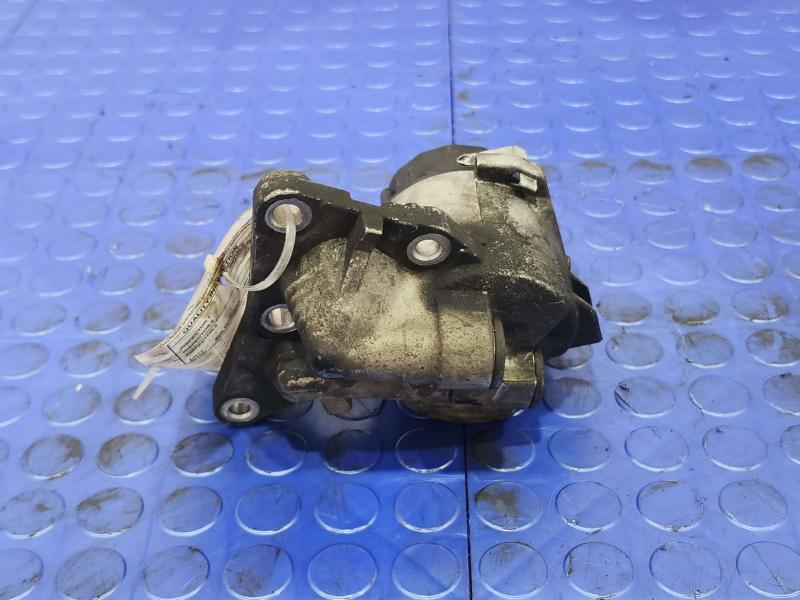 2010 Toyota Prius Oil Filter Housing