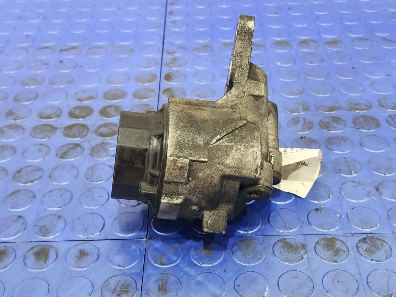 2010 Toyota Prius Oil Filter Housing
