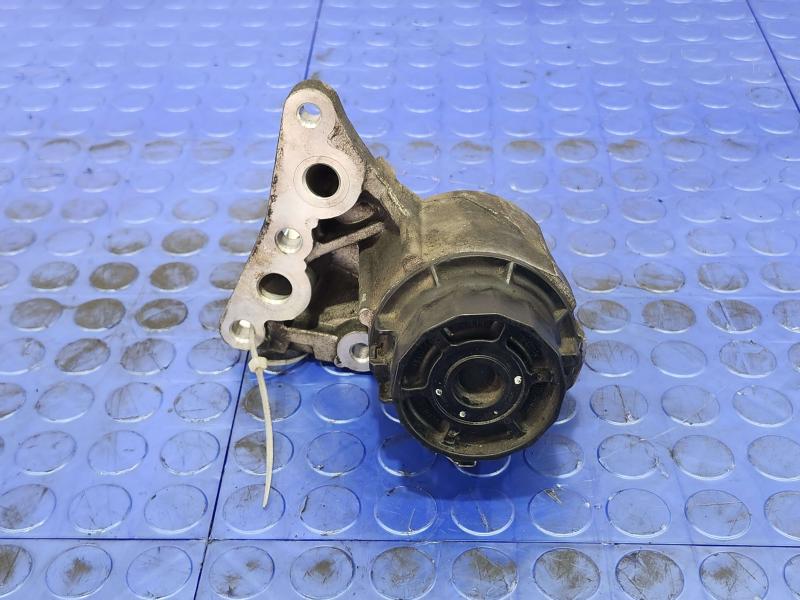 2010 Toyota Prius Oil Filter Housing