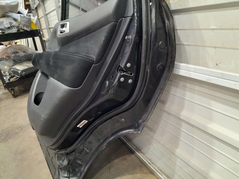 2016 Nissan Pathfinder Rear Door