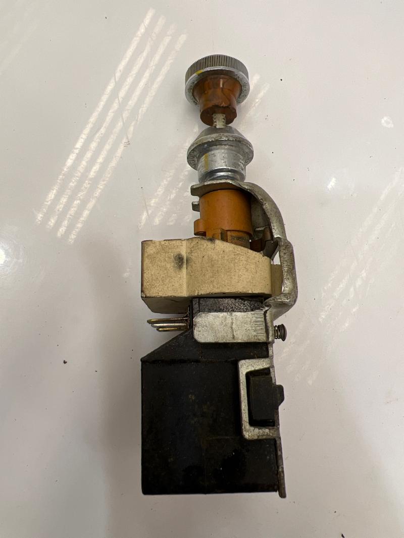 1976 Oldsmobile Cutlass Headlight Switch (Dash Mtd)