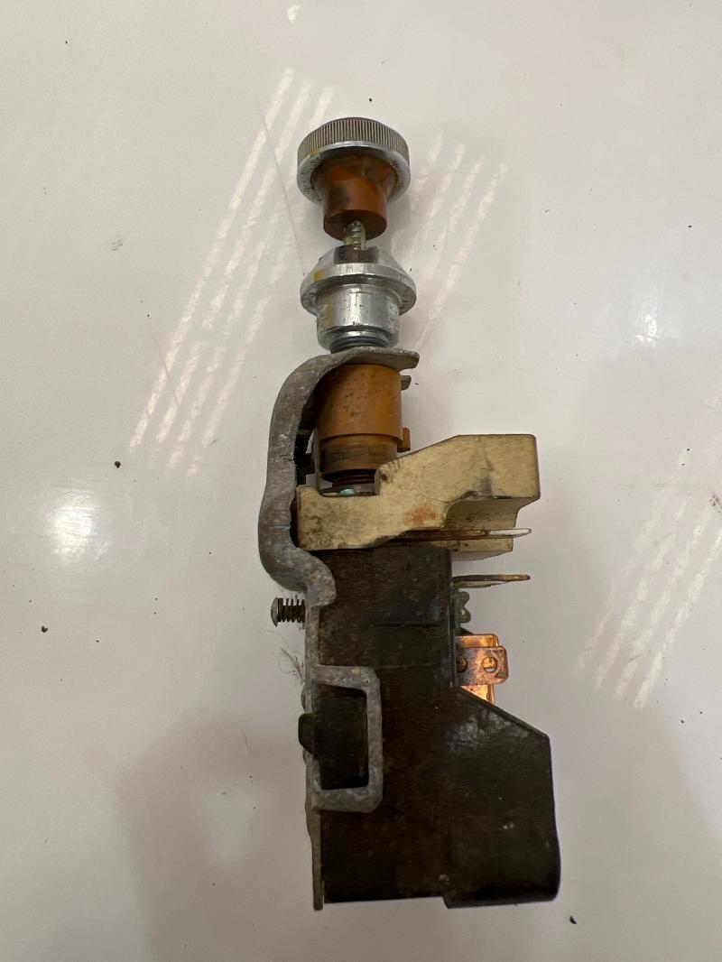 1976 Oldsmobile Cutlass Headlight Switch (Dash Mtd)