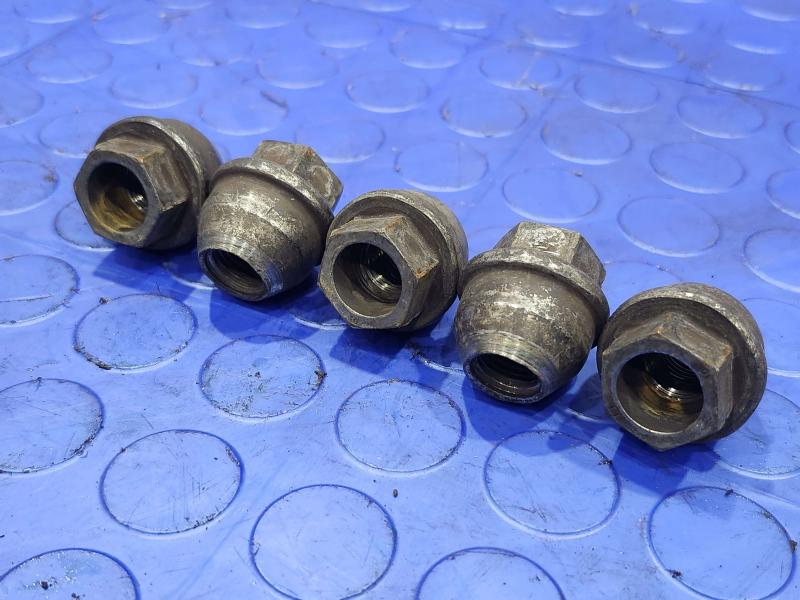 2016 Ford Transit 150 Lug Nuts