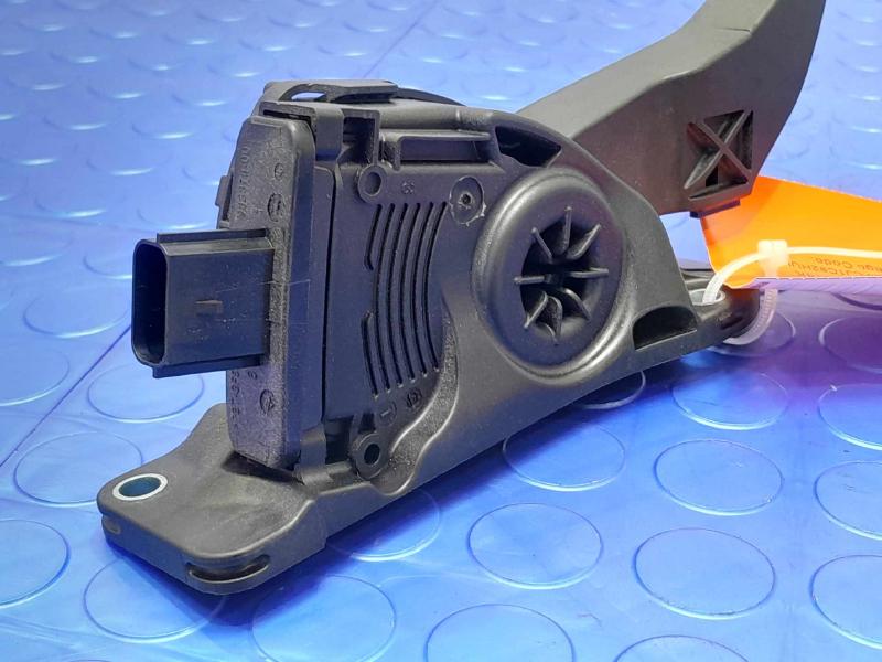 2017 Lincoln MKC Pedal Assembly