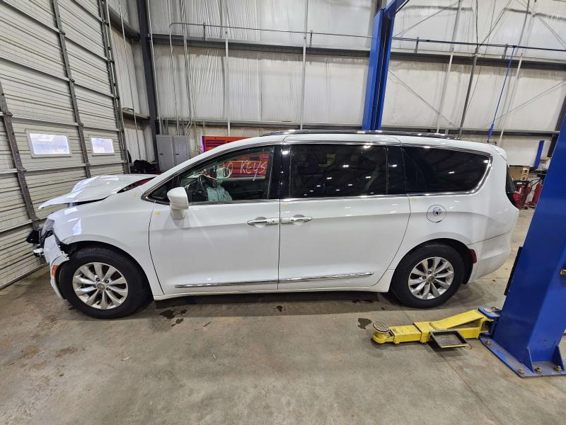 2018 Chrysler Pacifica Lug Nuts