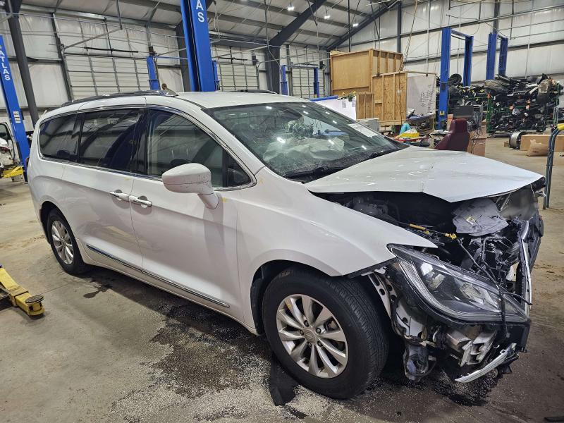 2018 Chrysler Pacifica Rear Seat Belt
