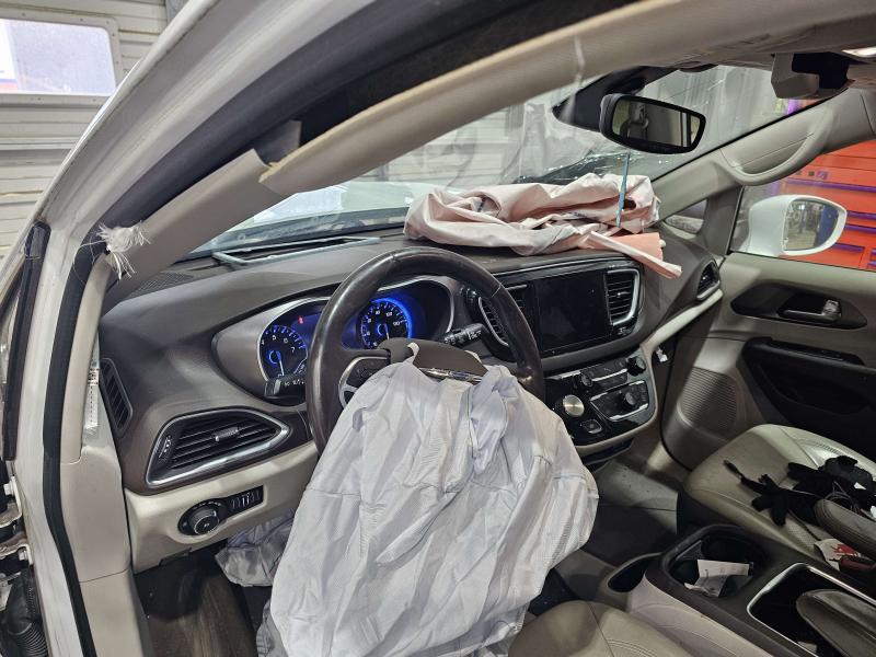 2018 Chrysler Pacifica Headrest