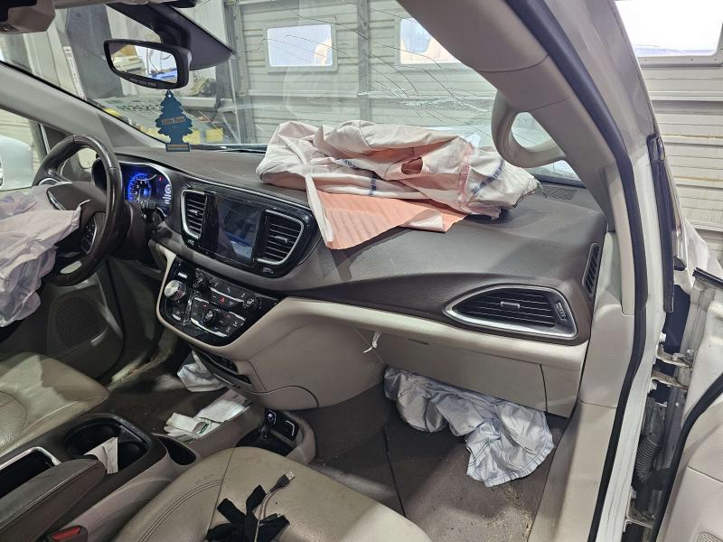 2018 Chrysler Pacifica Headrest