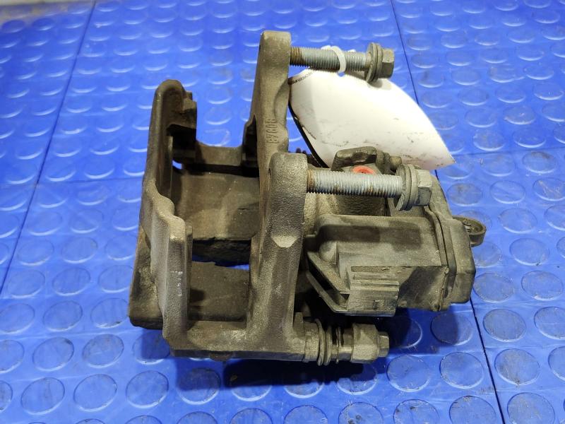 2018 Audi Q7 Caliper