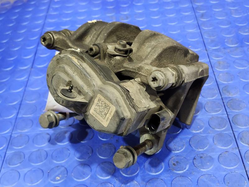 2018 Audi Q7 Caliper