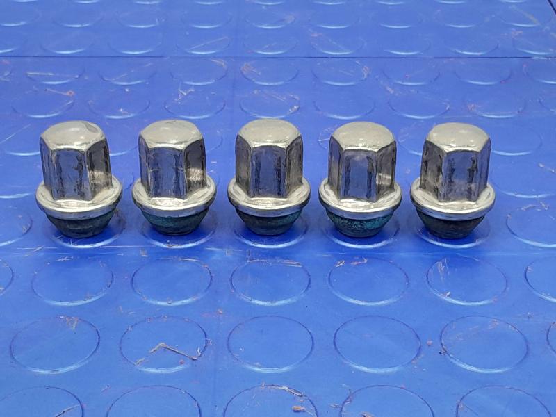 2018 Chevrolet Malibu Lug Nuts