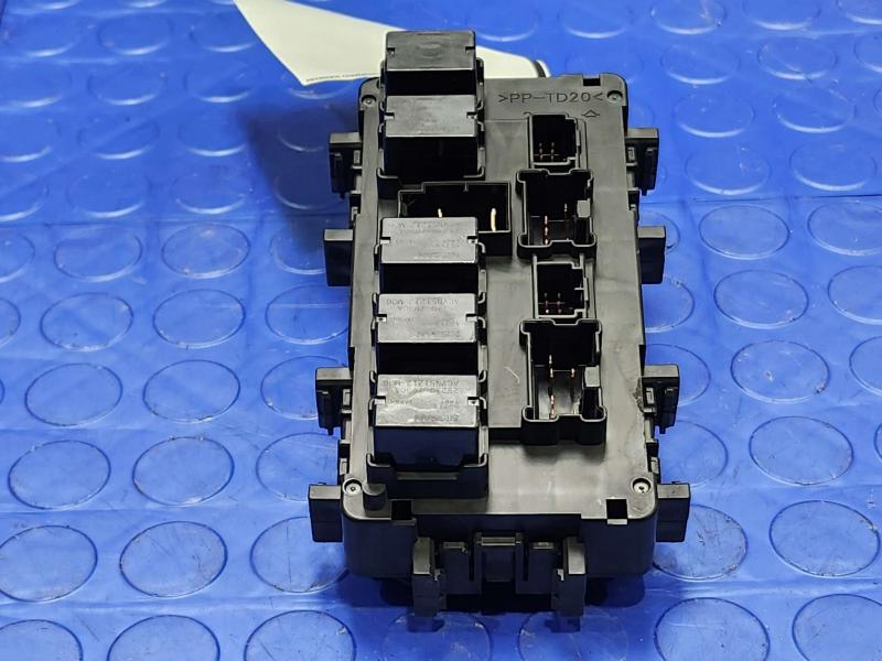 2015 Infiniti Q50 Cabin Fuse Box