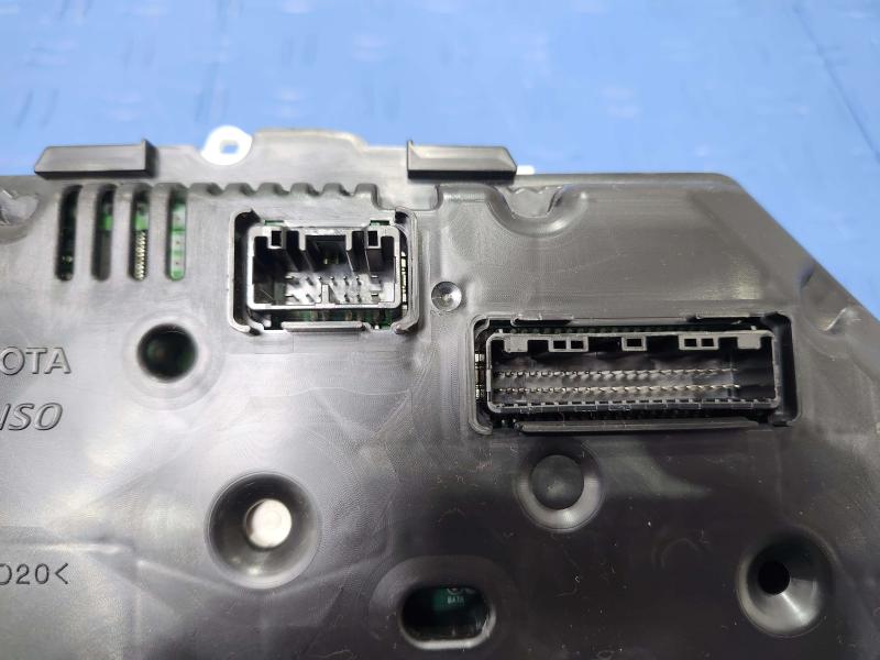2013 Toyota Yaris Speedometer