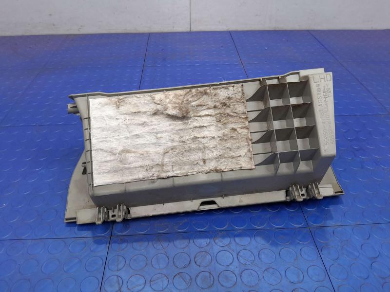 2011 Toyota Prius Glove Box