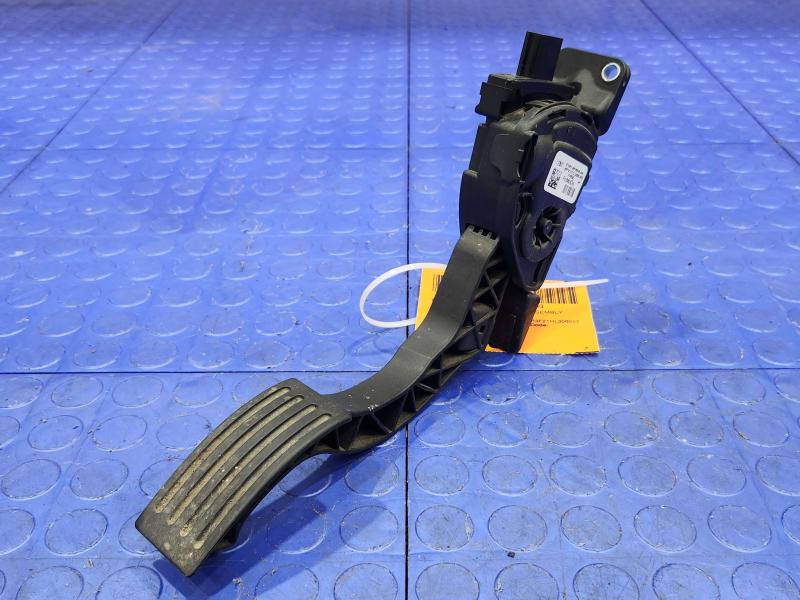 2017 Ford Focus Pedal Assembly