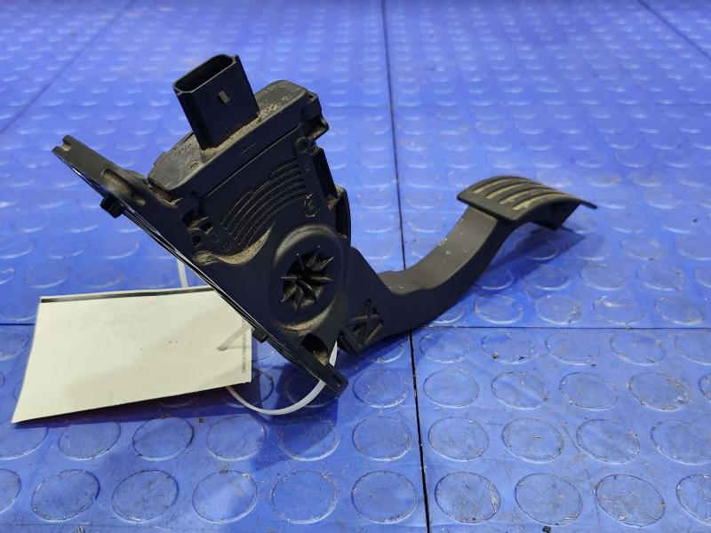 2017 Ford Focus Pedal Assembly