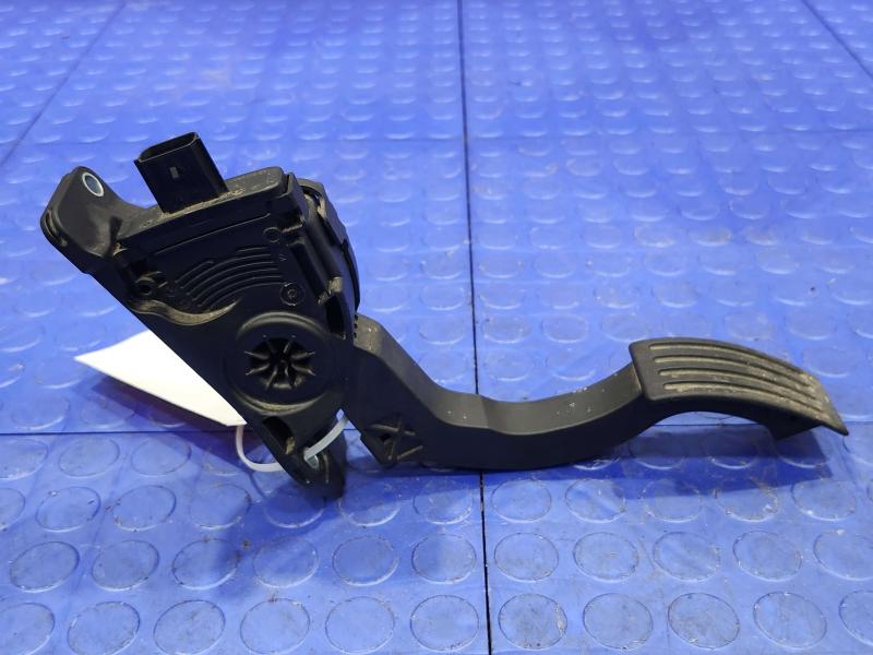 2017 Ford Focus Pedal Assembly