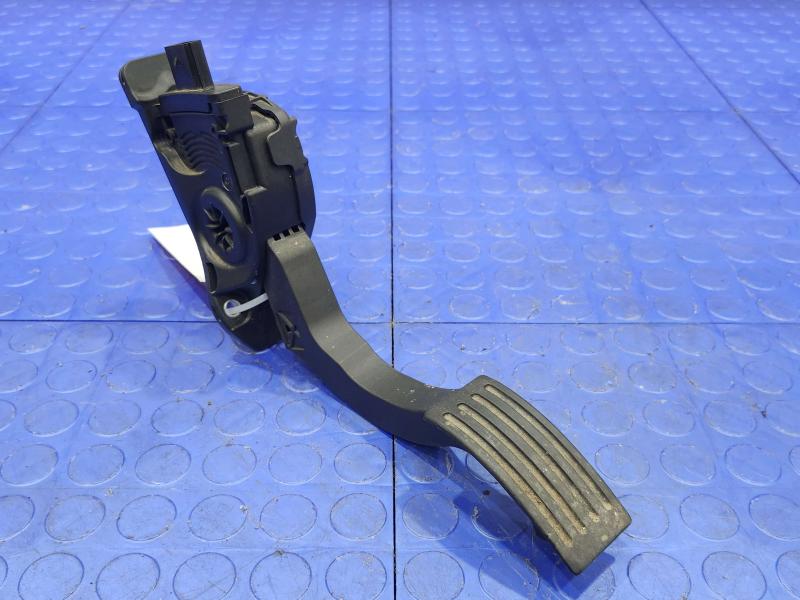 2017 Ford Focus Pedal Assembly