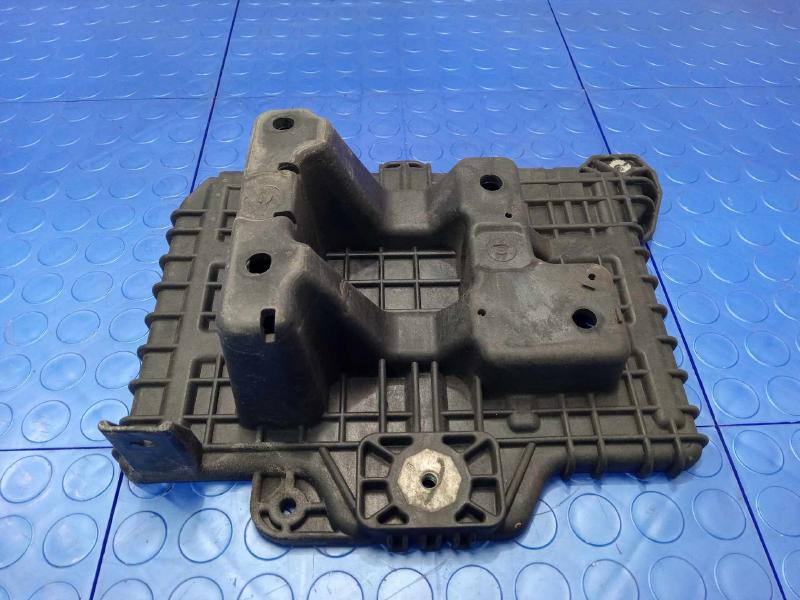 2013-2018 Hyundai Santa Fe 80AH Battery Tray Carrier Genuine OEM 37150-2W000