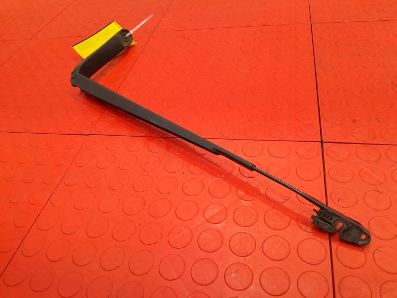 2014 Infiniti QX80 Wiper Arm