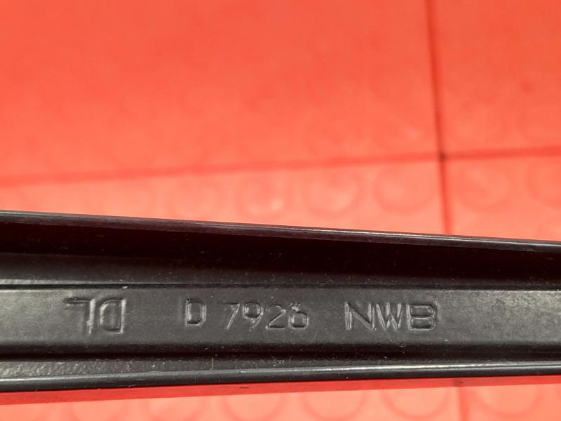 2014 Infiniti QX80 Wiper Arm