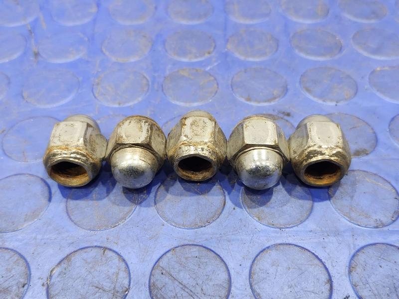 2003 Subaru Legacy Lug Nuts