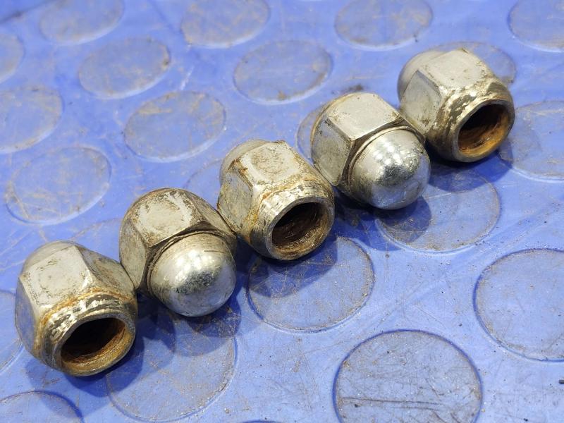 2003 Subaru Legacy Lug Nuts