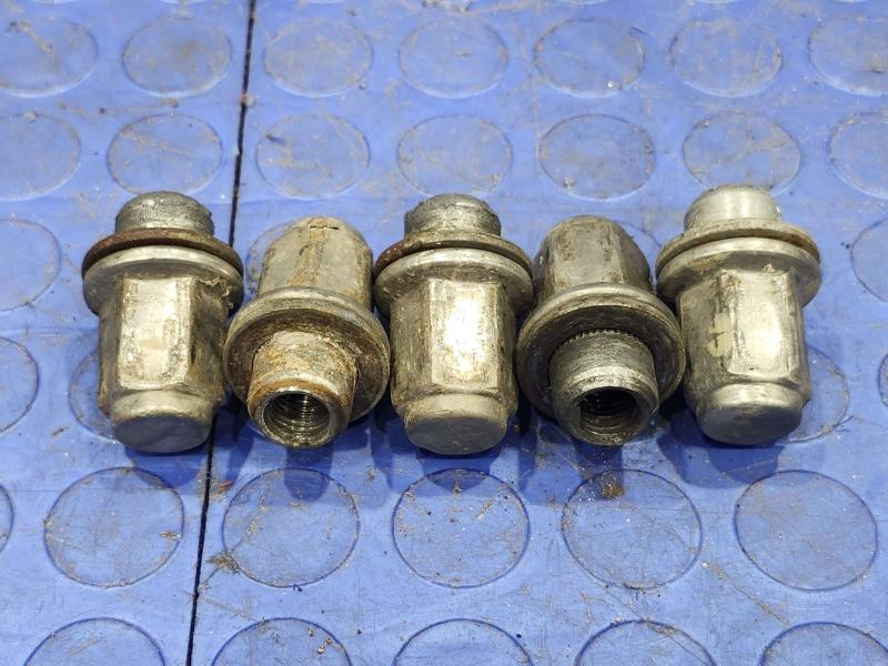 2011 Toyota Corolla Lug Nuts