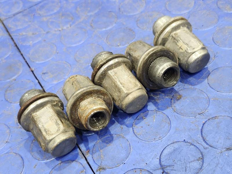 2011 Toyota Corolla Lug Nuts