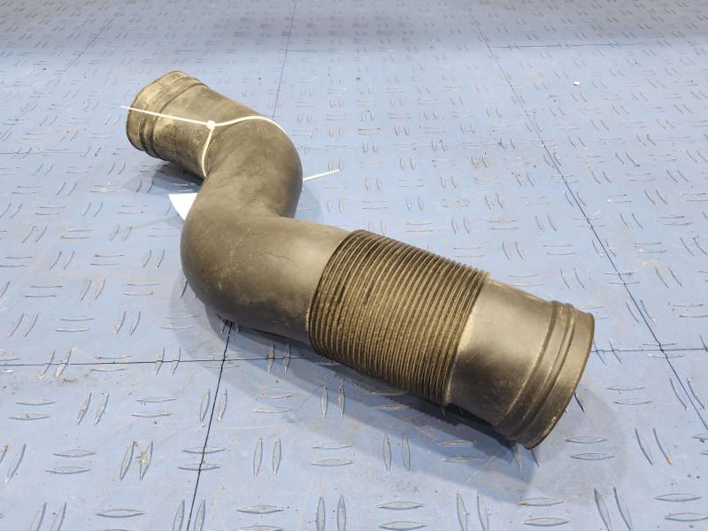 2010 Mercedes ML-Class Air Intake Tube/Resonator