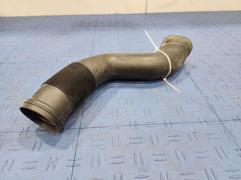2010 Mercedes ML-Class Air Intake Tube/Resonator