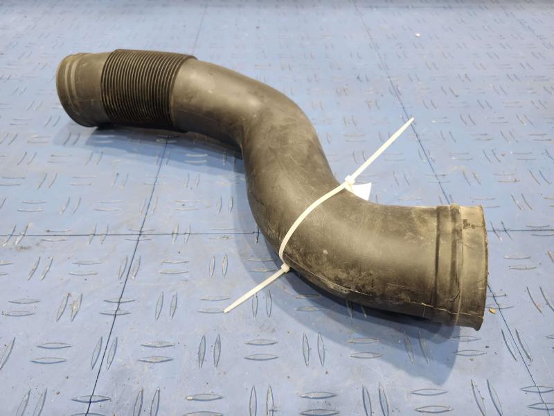 2010 Mercedes ML-Class Air Intake Tube/Resonator