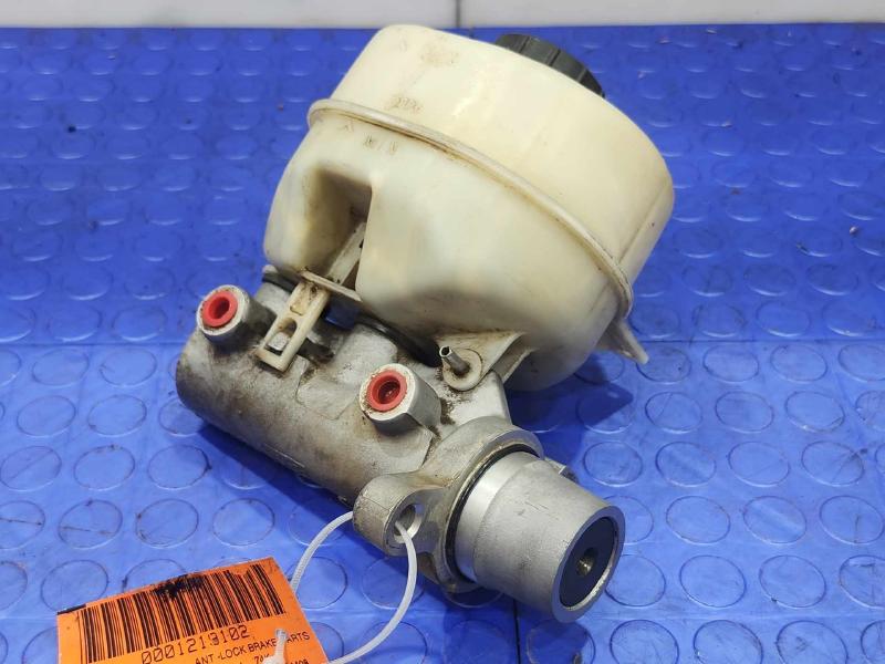 2013 Ford F-350 Super Duty Master Cylinder