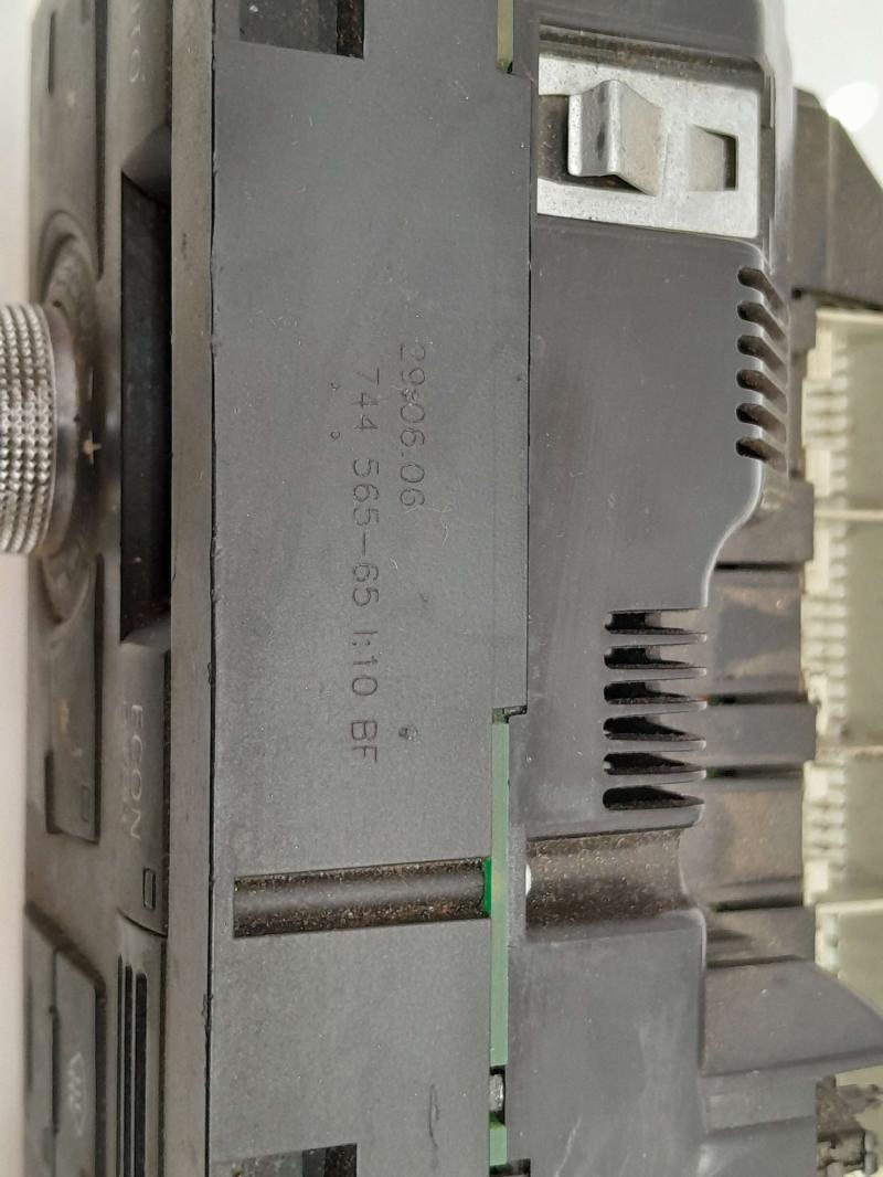 2007 Audi S6 Heater A/C Control