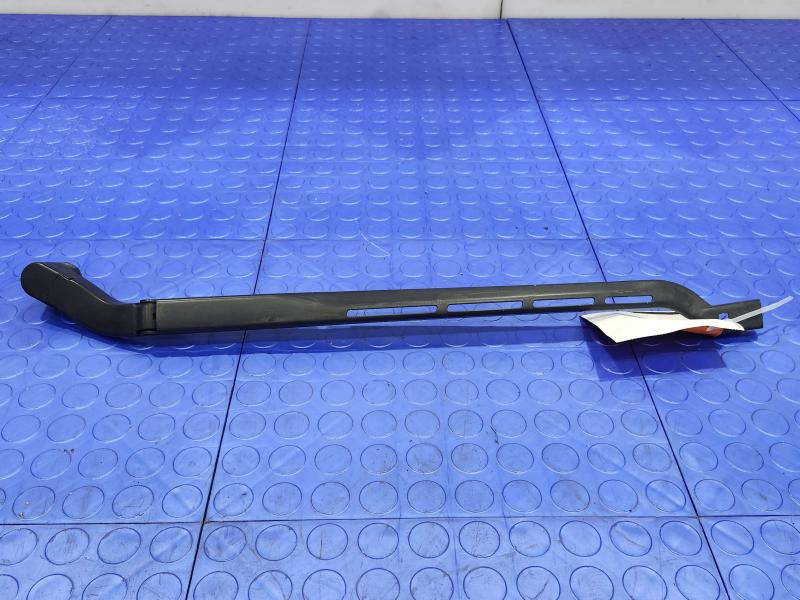 2014 Chevrolet Silverado 1500 Wiper Arm