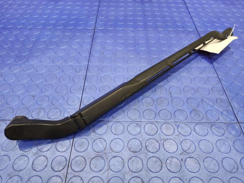2014 Chevrolet Silverado 1500 Wiper Arm