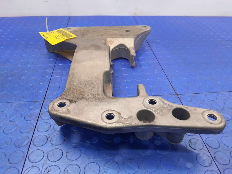 2016-2022 BMW 740i G11 G12 Automatic Transmission Crossmember OEM 22319485330