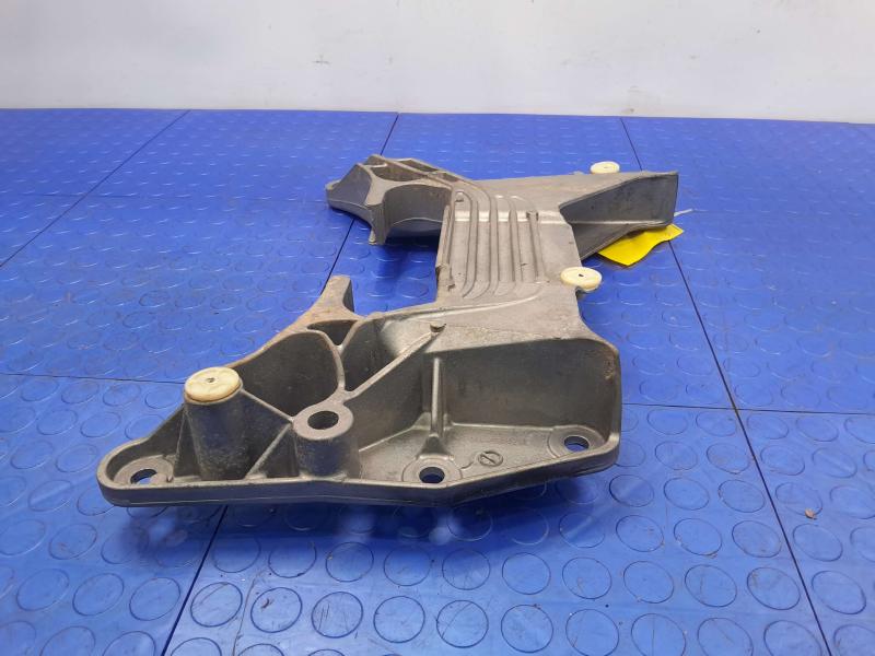 2016-2022 BMW 740i G11 G12 Automatic Transmission Crossmember OEM 22319485330