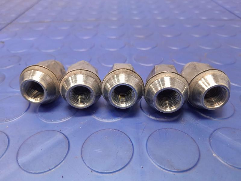 2016 Chevrolet Trax Lug Nuts