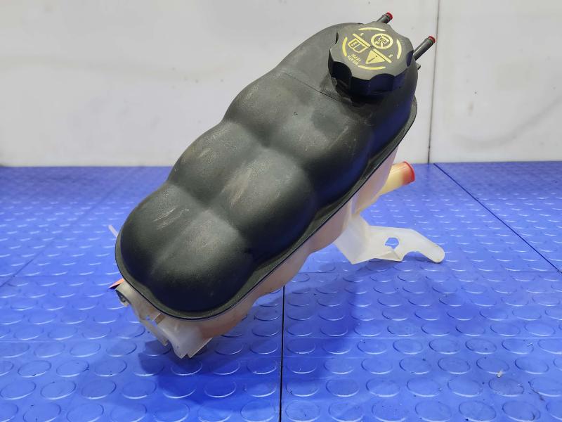 2014 Chevrolet Silverado 1500 Coolant Recovery Bottle