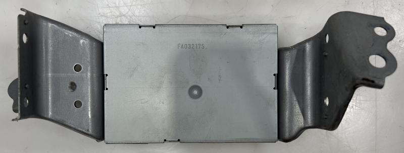 2011 - 2013 Toyota Highlander Multi-Media Interface Module OEM 861A1-0E040