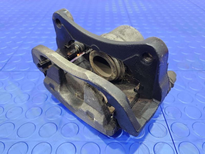 2017 Chrysler 200 Caliper