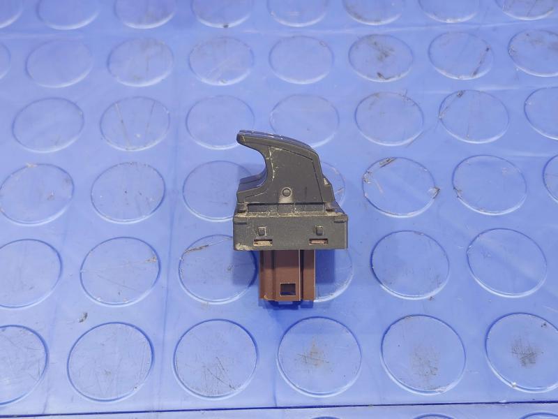 2015 Volkswagen Beetle Door Switch Front