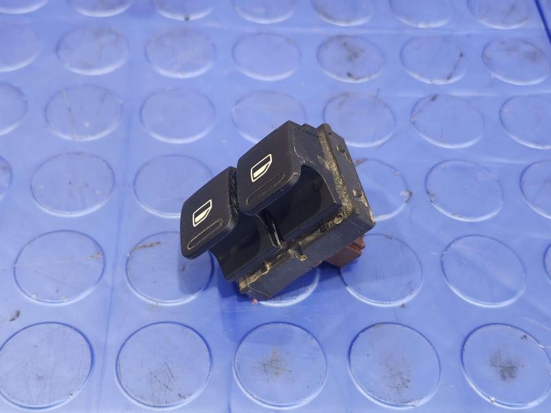 2015 Volkswagen Beetle Door Switch Front