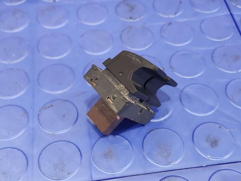 2015 Volkswagen Beetle Door Switch Front