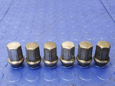 2014 Chevrolet Silverado 1500 Lug Nuts