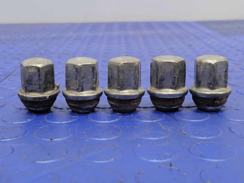 2015 Ram 1500 Lug Nuts