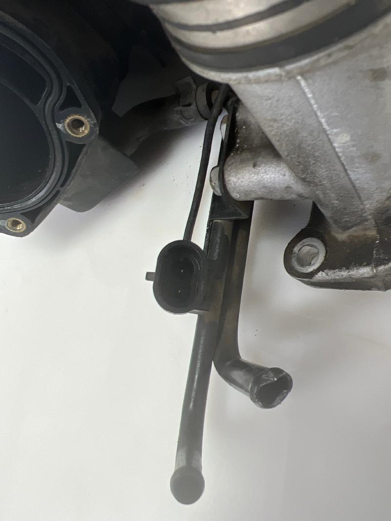 2008 Kia Optima Intake Manifold
