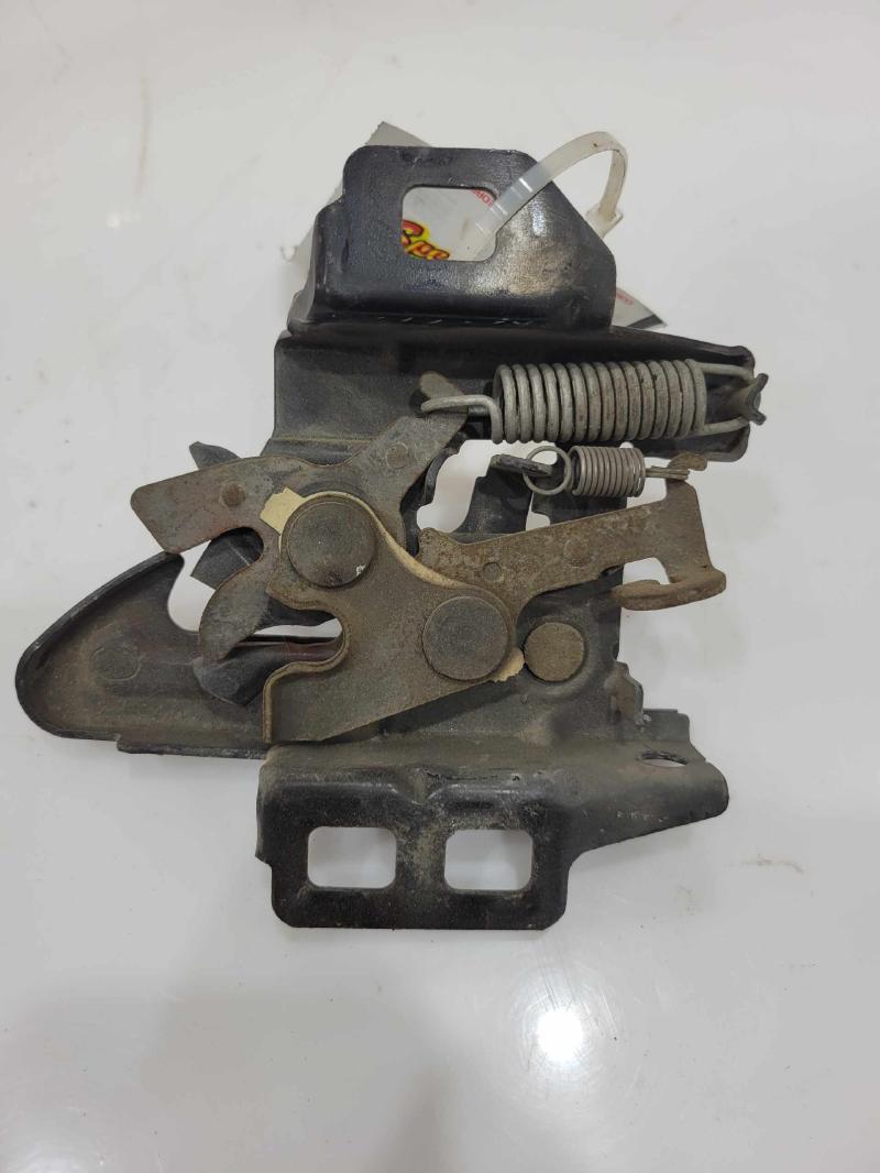 1999 - 2007 Chevy Silverado GMC Sierra Classic Hood Latch OEM 15756432